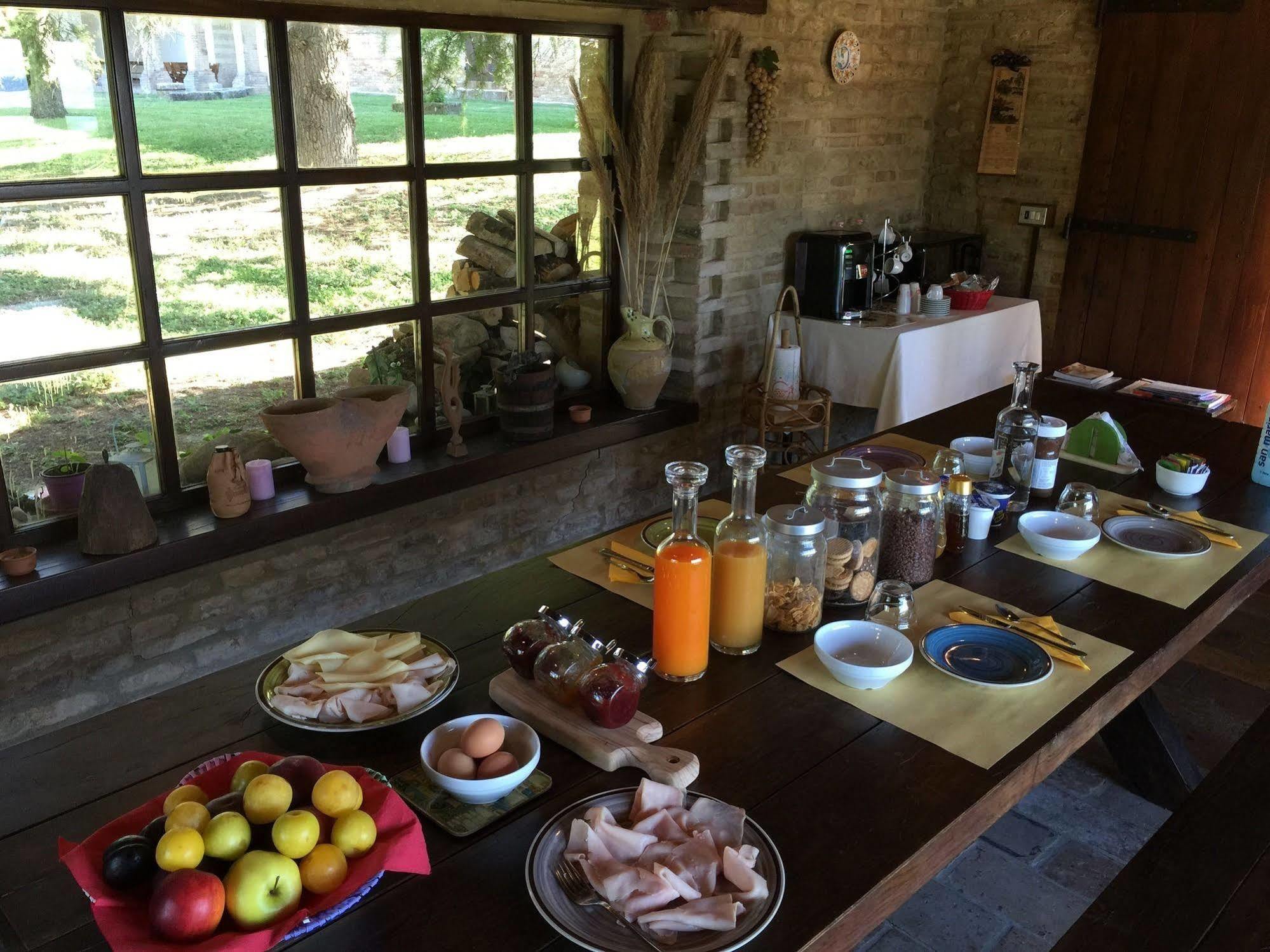 Bed and Breakfast Convento Di San Francesco Mondaino Exterior foto