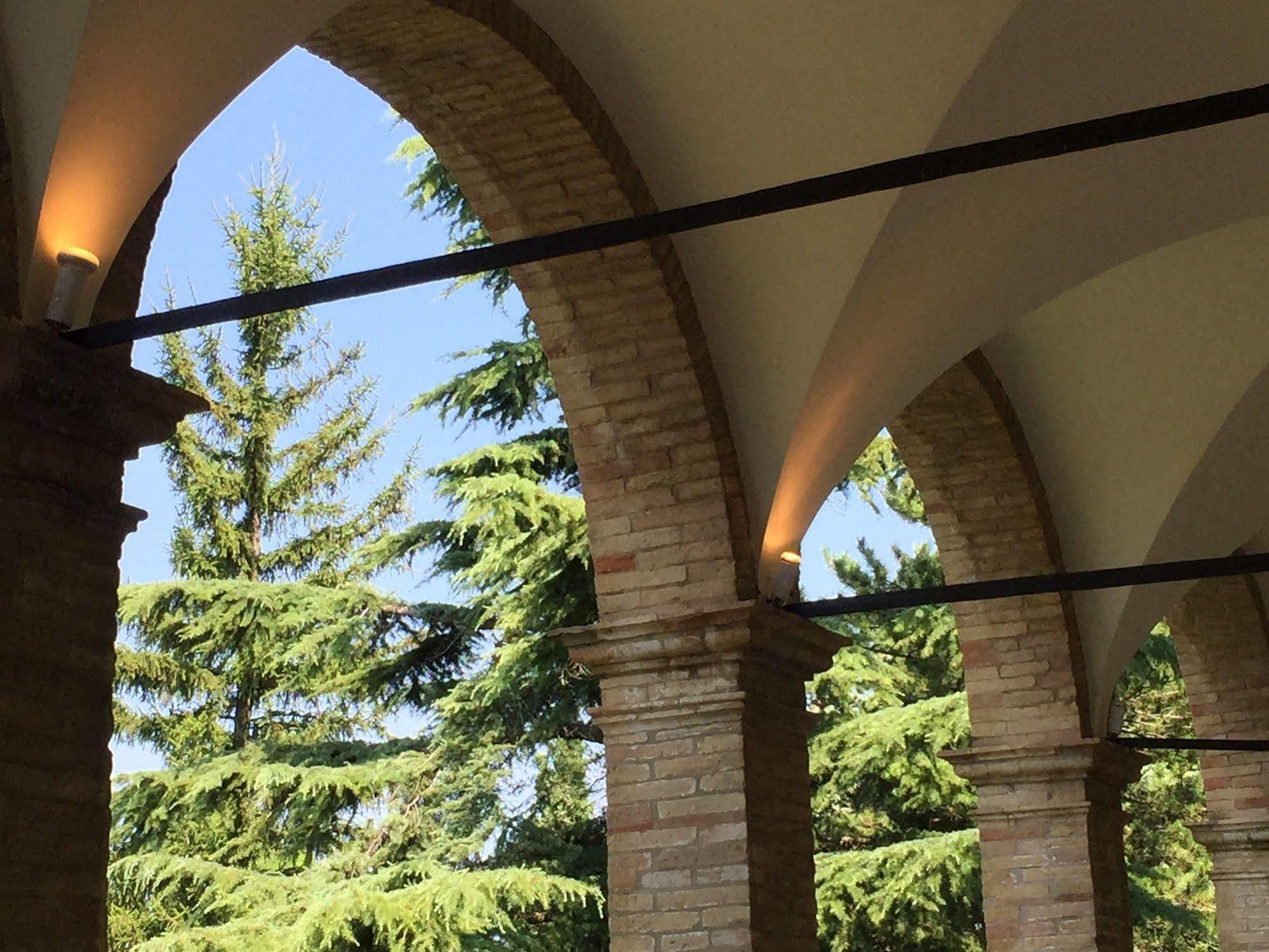 Bed and Breakfast Convento Di San Francesco Mondaino Exterior foto
